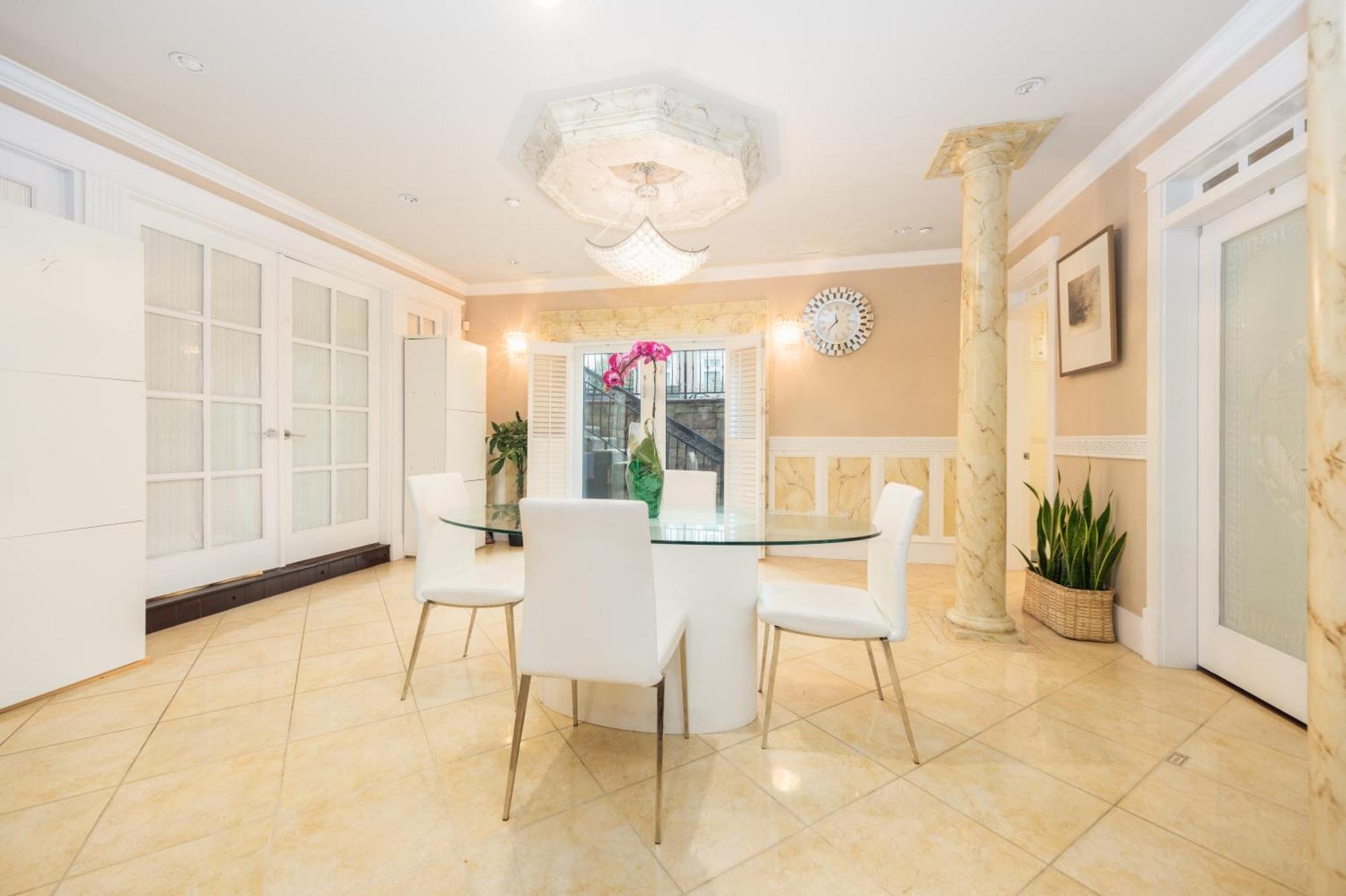 Oakridge Luxury Homestay Vancouver Bagian luar foto